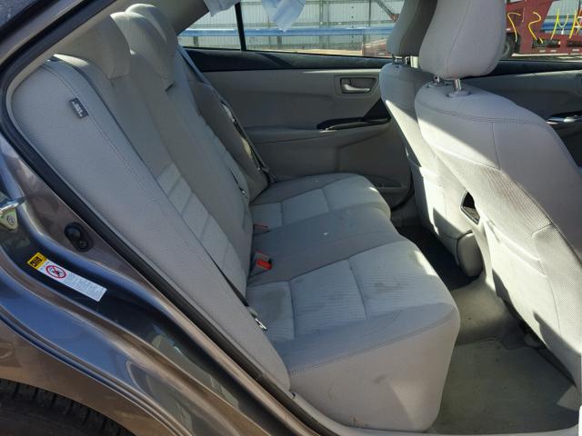 4T4BF1FK6GR571437 - 2016 TOYOTA CAMRY LE Graphit Foto 6