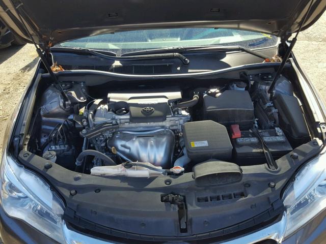 4T4BF1FK6GR571437 - 2016 TOYOTA CAMRY LE Graphit Foto 7