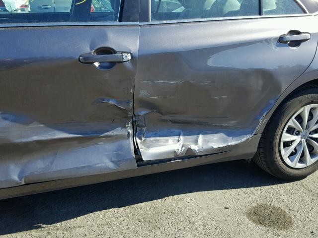 4T4BF1FK6GR571437 - 2016 TOYOTA CAMRY LE Graphit Foto 9