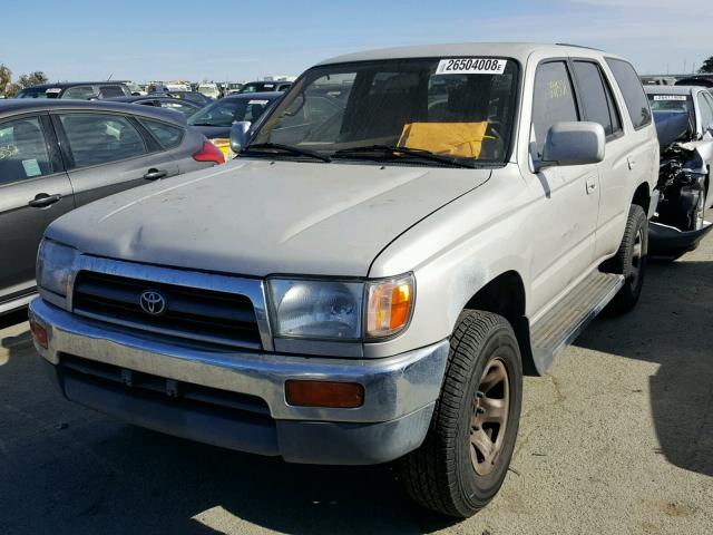 JT3GN86R3W0079276 - 1998 TOYOTA 4RUNNER SR SILVER photo 2