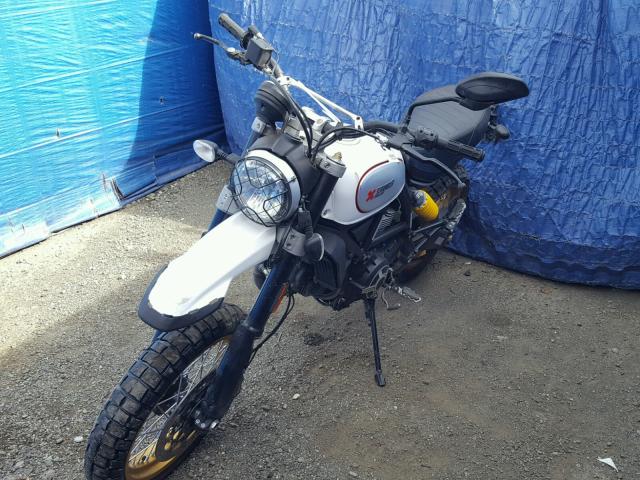 ML0KAFBM1JT000243 - 2018 DUCATI SCRAMBLER WHITE photo 2