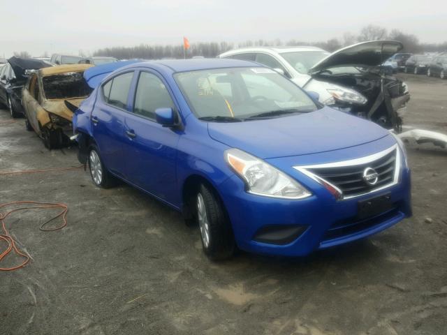 3N1CN7AP4HL817055 - 2017 NISSAN VERSA S BLUE photo 1