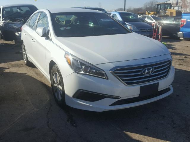 5NPE24AF0GH329840 - 2016 HYUNDAI SONATA SE WHITE photo 1