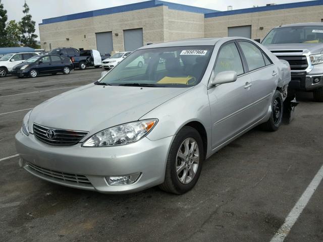 4T1BF32K95U597684 - 2005 TOYOTA CAMRY LE SILVER photo 2