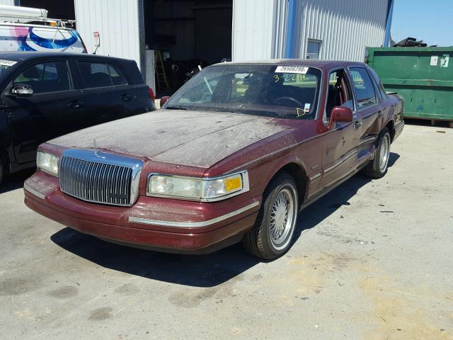 1LNLM82W7VY747150 - 1997 LINCOLN TOWN CAR S BURGUNDY photo 2