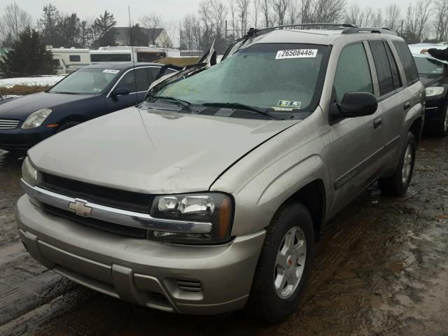 1GNDT13S532238552 - 2003 CHEVROLET TRAILBLAZE GRAY photo 2