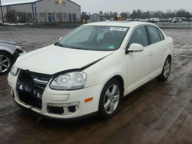 3VWRZ71K78M176720 - 2008 VOLKSWAGEN JETTA SE WHITE photo 2