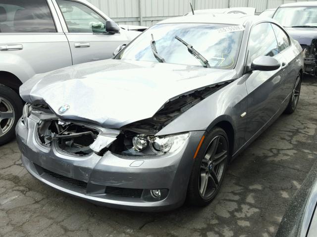 WBAWV13509P122027 - 2009 BMW 328 I SULE GRAY photo 2