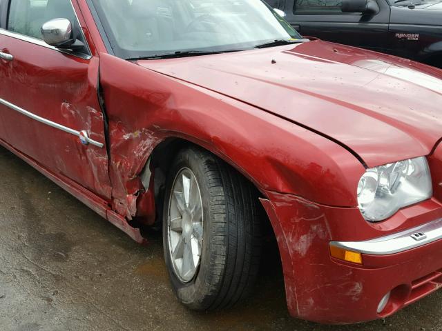 2C3LA63H26H455438 - 2006 CHRYSLER 300C RED photo 9