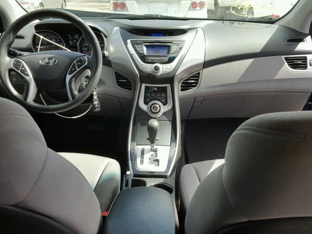 5NPDH4AE8CH092431 - 2012 HYUNDAI ELANTRA GL BLUE photo 9