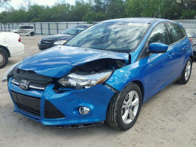 1FAHP3K27CL433631 - 2012 FORD FOCUS SE BLUE photo 2