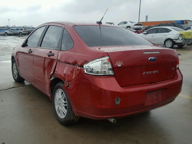 1FAHP3FN6AW157099 - 2010 FORD FOCUS SE RED photo 3