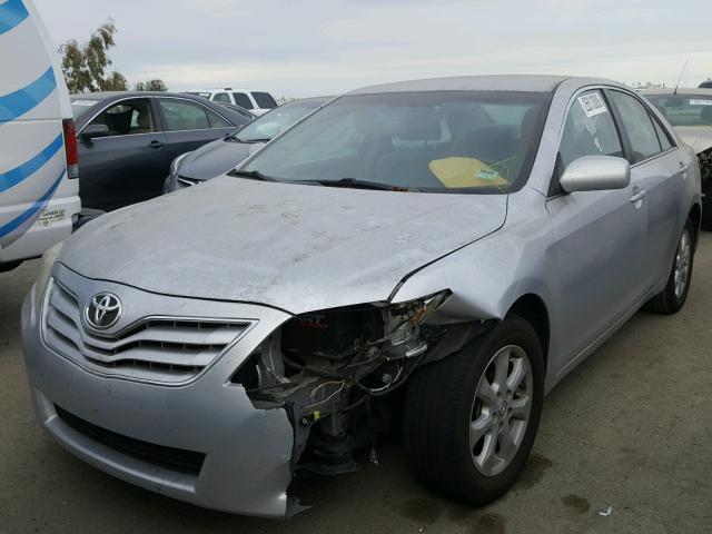 4T1BF3EK6AU083152 - 2010 TOYOTA CAMRY BASE SILVER photo 2