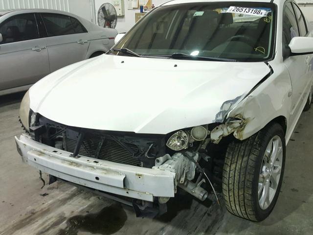 JM1BK323471651910 - 2007 MAZDA 3 S WHITE photo 9