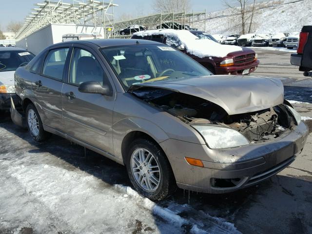 1FAFP34N45W224217 - 2005 FORD FOCUS ZX4 GOLD photo 1