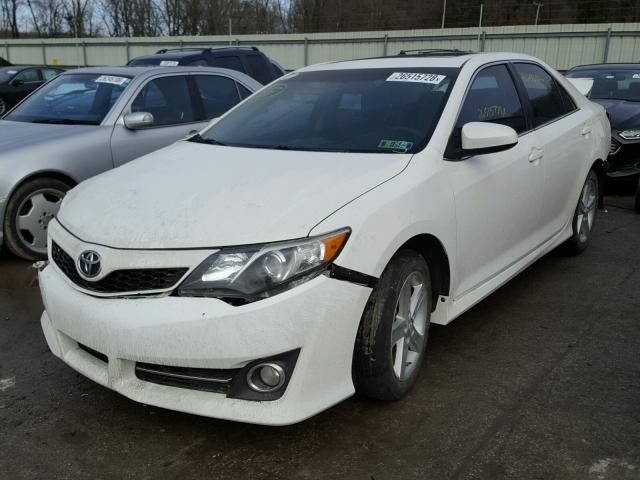 4T1BF1FK9EU727090 - 2014 TOYOTA CAMRY L WHITE photo 2