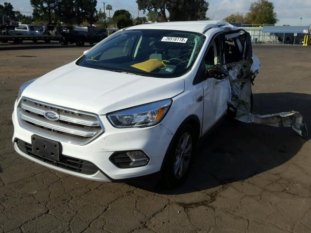 1FMCU0GDXHUC67110 - 2017 FORD ESCAPE SE WHITE photo 2