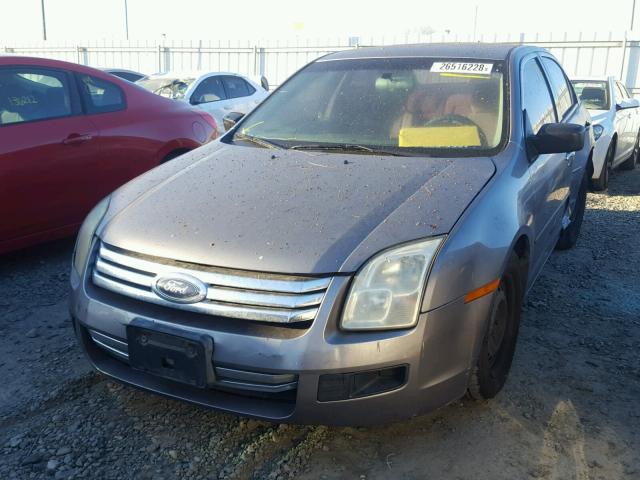 3FAFP06Z96R132944 - 2006 FORD FUSION S GRAY photo 2