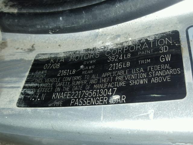 KNAFE221795613047 - 2009 KIA SPECTRA EX SILVER photo 10