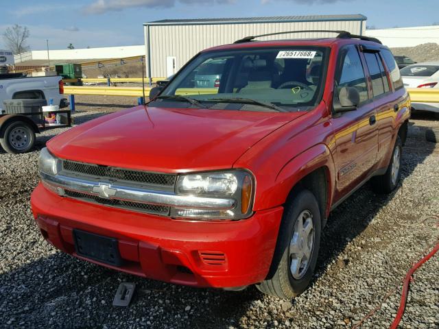 1GNDS13S522273402 - 2002 CHEVROLET TRAILBLAZE RED photo 2