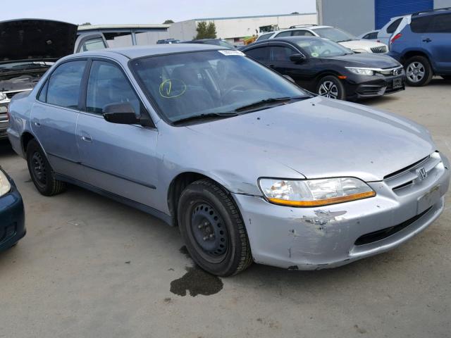 3HGCG6656YG707286 - 2000 HONDA ACCORD LX SILVER photo 1