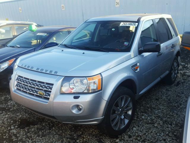 SALFT24NX8H060909 - 2008 LAND ROVER LR2 HSE TE SILVER photo 2