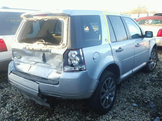 SALFT24NX8H060909 - 2008 LAND ROVER LR2 HSE TE SILVER photo 4