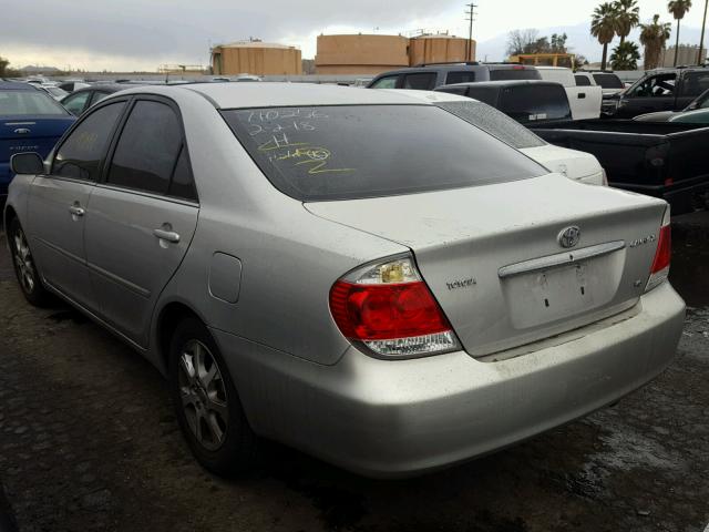 4T1BF32K25U607424 - 2005 TOYOTA CAMRY LE SILVER photo 3