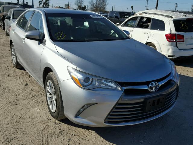 4T4BF1FK6FR457341 - 2015 TOYOTA CAMRY LE SILVER photo 1