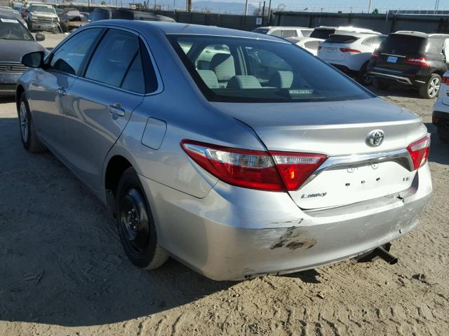 4T4BF1FK6FR457341 - 2015 TOYOTA CAMRY LE SILVER photo 3