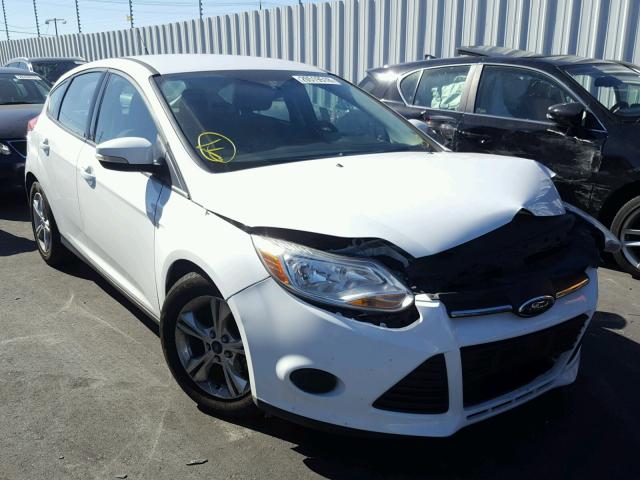 1FADP3K27EL349858 - 2014 FORD FOCUS SE WHITE photo 1