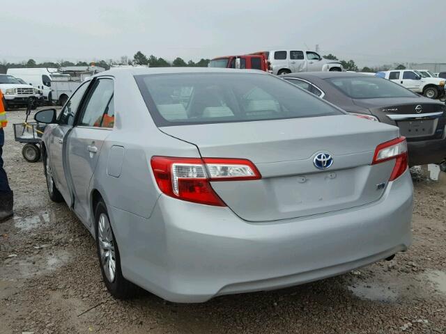 4T1BD1FK2DU067432 - 2013 TOYOTA CAMRY HYBR SILVER photo 3