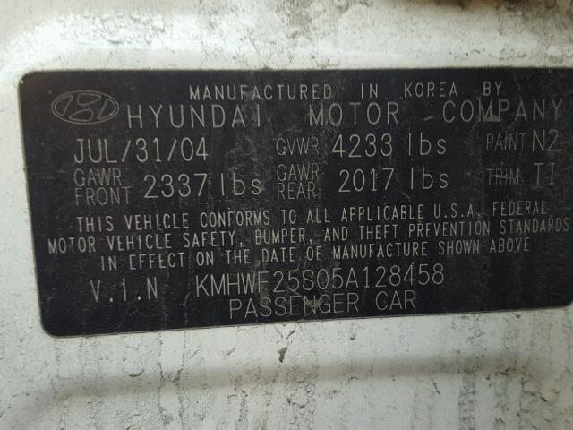 KMHWF25S05A128458 - 2005 HYUNDAI SONATA GL WHITE photo 10