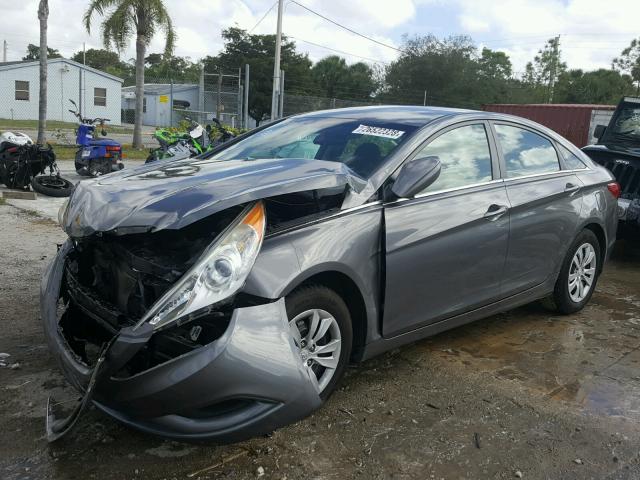 5NPEB4AC0CH327215 - 2012 HYUNDAI SONATA GLS GRAY photo 2