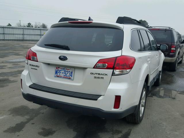 4S4BRDKC0D2203313 - 2013 SUBARU OUTBACK 3. WHITE photo 4