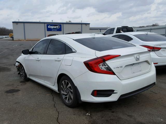 19XFC2F8XHE020589 - 2017 HONDA CIVIC EX თეთრი ფოტო 3