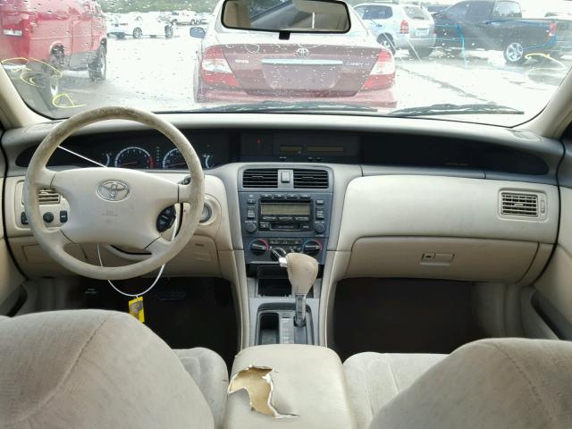 4T1BF28B12U208842 - 2002 TOYOTA AVALON XL BEIGE photo 9