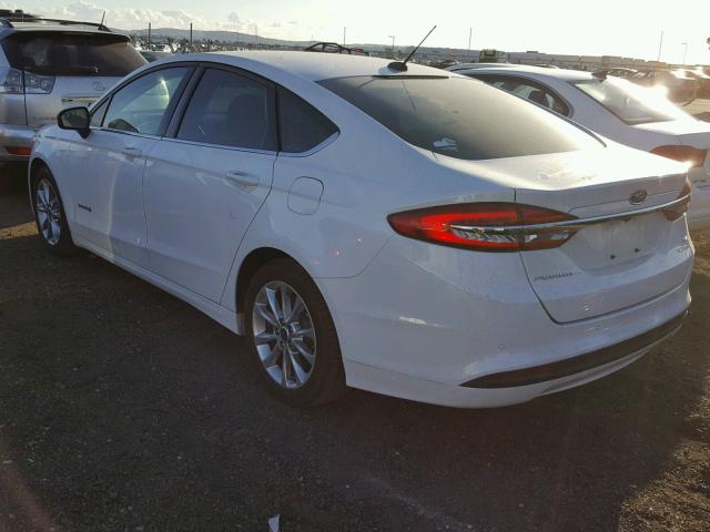 3FA6P0LU1HR313080 - 2017 FORD FUSION SE WHITE photo 3