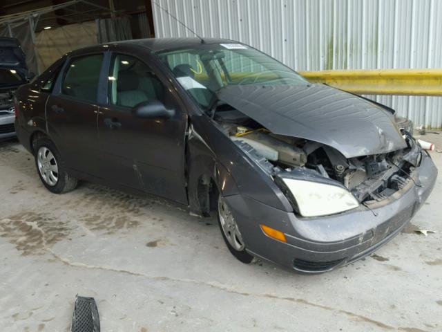 1FAFP34N95W295350 - 2005 FORD FOCUS ZX4 GRAY photo 1