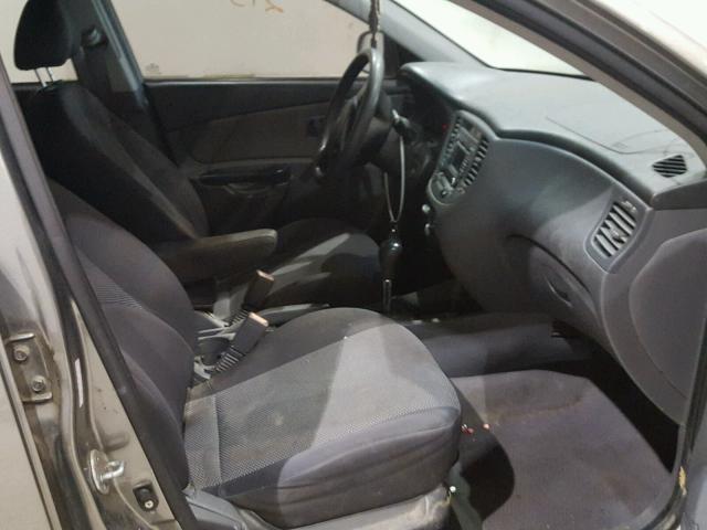 KNADH4A30A6684263 - 2010 KIA RIO LX Մոխրագույն լուսանկար 5