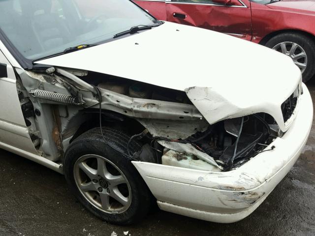 YV1LS5571W1522675 - 1998 VOLVO S70 WHITE photo 9