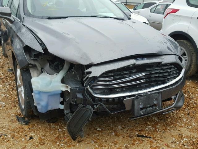 3FA6P0H7XDR343725 - 2013 FORD FUSION SE GRAY photo 9