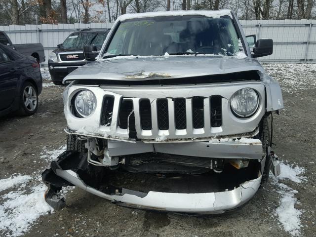 1J4NF1GB3BD278995 - 2011 JEEP PATRIOT SP SILVER photo 9