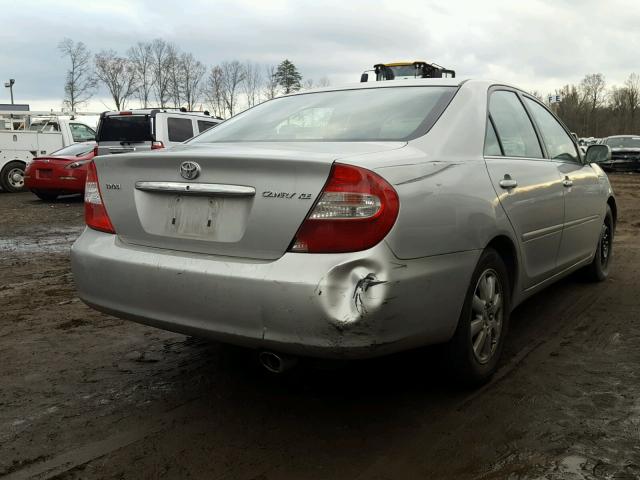 4T1BE32K04U261522 - 2004 TOYOTA CAMRY LE SILVER photo 4