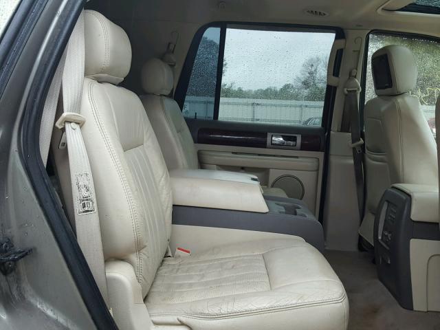 5LMFU27R24LJ14190 - 2004 LINCOLN NAVIGATOR GRAY photo 6