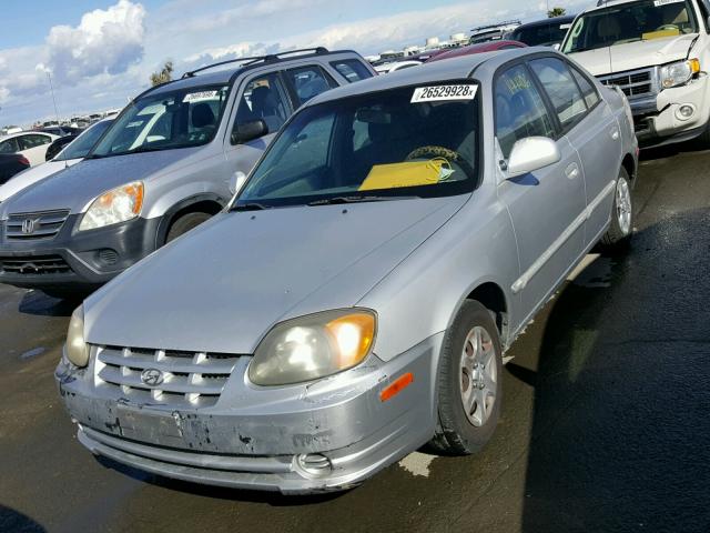 KMHCG45C34U547602 - 2004 HYUNDAI ACCENT GL GRAY photo 2