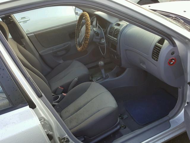 KMHCG45C34U547602 - 2004 HYUNDAI ACCENT GL GRAY photo 5