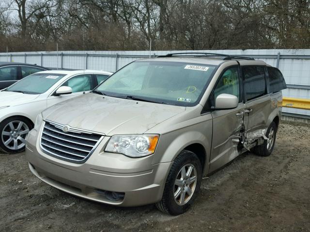 2A8HR54P18R148746 - 2008 CHRYSLER TOWN & COU TAN photo 2