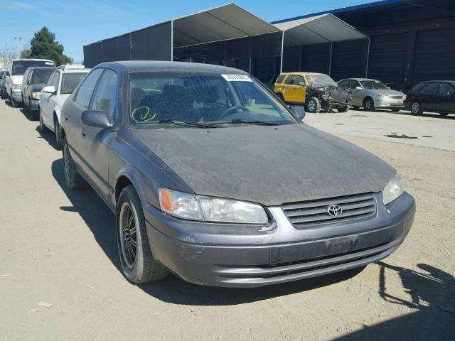 JT2BF22K7W0113902 - 1998 TOYOTA CAMRY CE GRAY photo 1