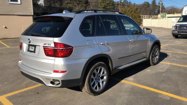 5UXZV4C52CL749147 - 2012 BMW X5 XDRIVE3 SILVER photo 4